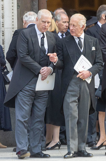 Принц Эндрю и Карл III