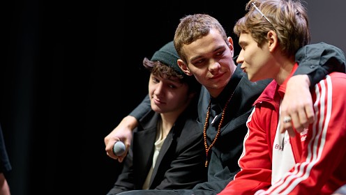 Слава Копейкин, Макар Хлебников, Хетаг Хинчагов, Кузьма Котрелёв на зрительском показе финала «Детей перемен»