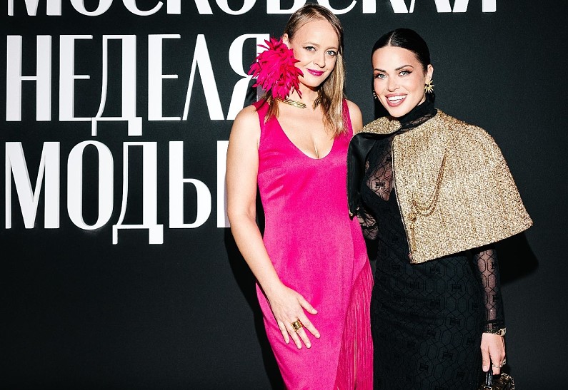 Ольга Мягких, Галина Ржаксенская, Алина Буре и другие гости показа в рамках Недели моды в Москве
