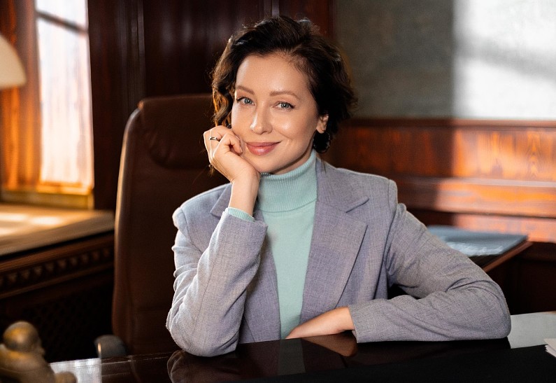 «Неопределенность идет в одном пакете с профессией»: Ирина Темичева об актерстве и сериале «Зов русалки»