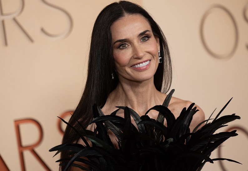 Деми Мур трогательно поздравила Брюса Уиллиса с днем рождения