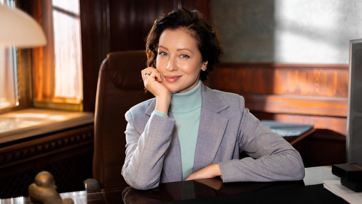 «Неопределенность идет в одном пакете с профессией»: Ирина Темичева об актерстве и сериале «Зов русалки»