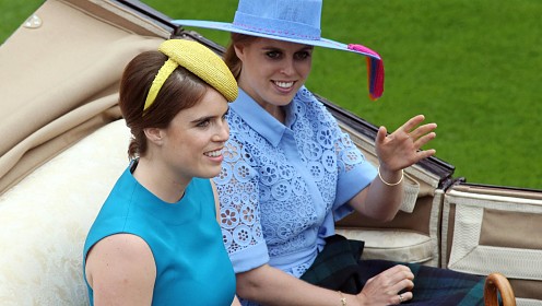 Принцессы Евгения и Беатрис оказались полностью изолированы от королевской семьи