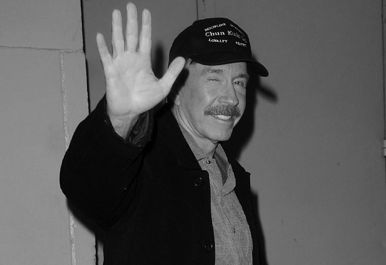 Умер Чак Норрис