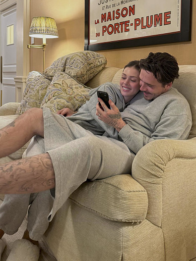 Никола Пельтц и Бруклин Бекхэм