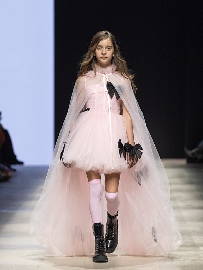 Амели Ревва