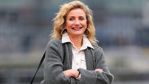 Кэмерон Диас заметили на съемочной площадке ромкома в Нью-Йорке