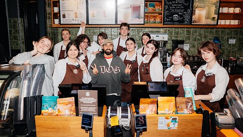 Мот представил необычную коллаборацию в честь выхода трека «Намек на нас»