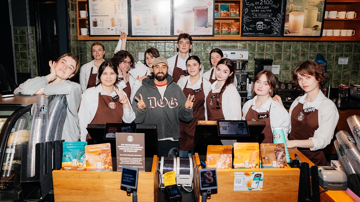 Мот представил необычную коллаборацию в честь выхода трека «Намек на нас»