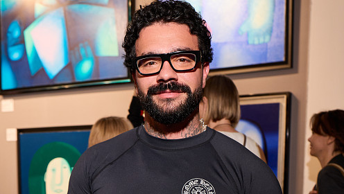 Тимати заметили в компании эффектной блондинки