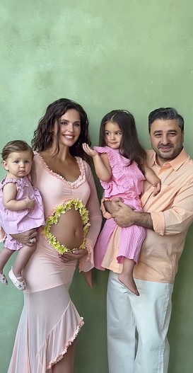 Лиза Моряк и Сарик Андреасян с детьми