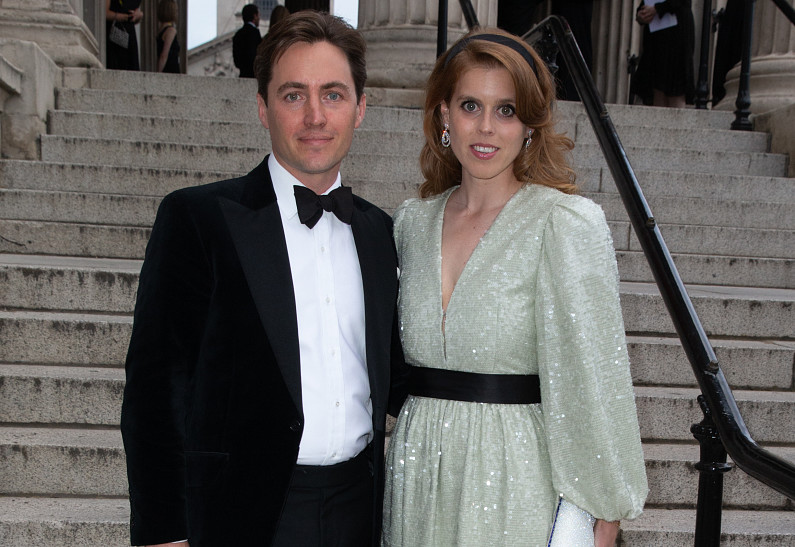 Брак принцессы Беатрис оказался под угрозой на фоне скандала вокруг экс-принца Эндрю