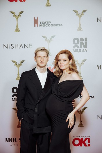 Святослав Рогожан и Мила Ершова (украшения Mousson Atelier)