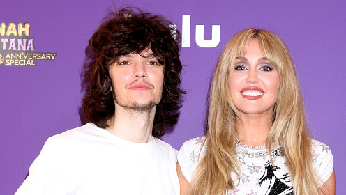 Майли Сайрус представила возлюбленного на красной дорожке «Ханны Монтаны»