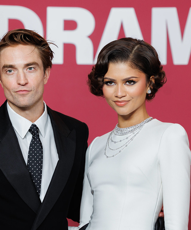 Зендая и Роберт Паттинсон презентовали комедию «Вот это драма!» в Париже