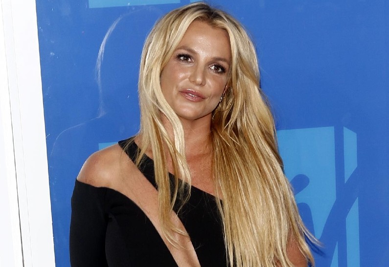 Бритни Спирс впервые замечена на публике после ареста за вождение в нетрезвом виде