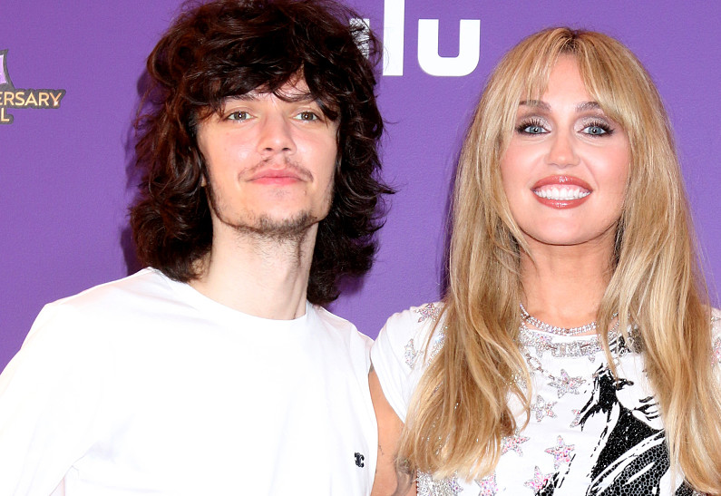 Майли Сайрус представила возлюбленного на красной дорожке «Ханны Монтаны»