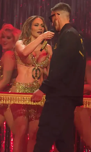 Дженнифер Лопес с фанатом