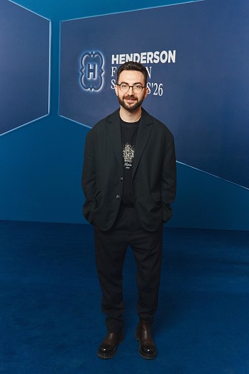 Карен Адамян