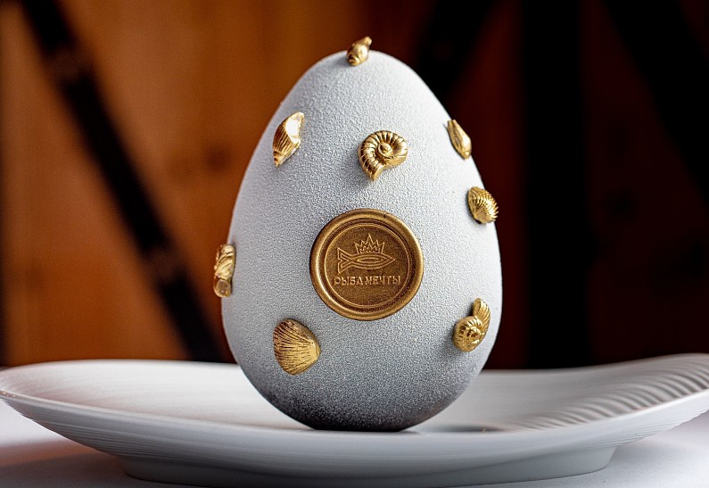 Пасхальная коллекция десертов в ресторане «Рыба Мечты»