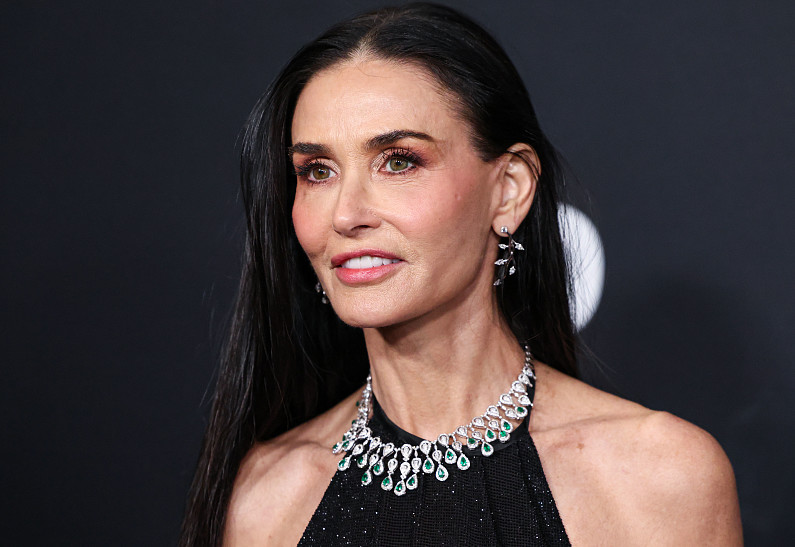 Стало известна причина нездоровой худобы Деми Мур