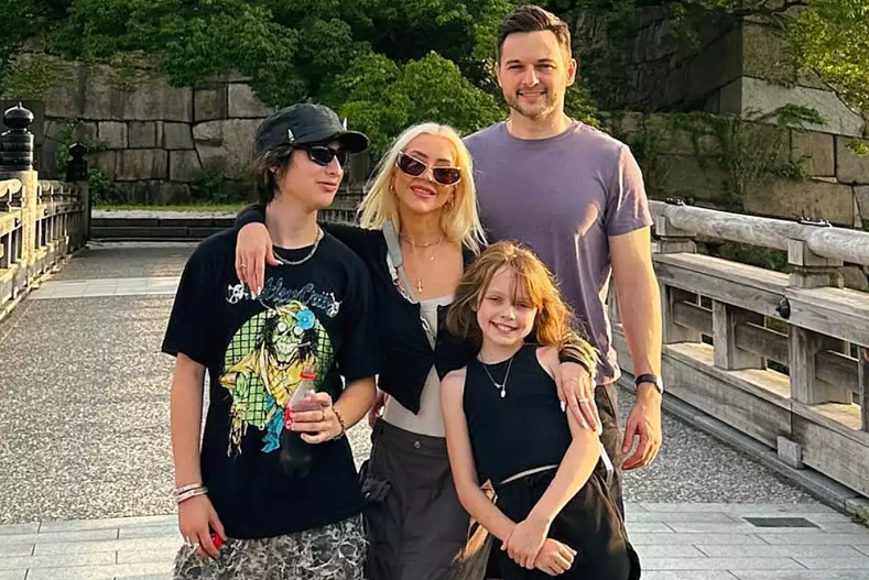 Кристина Агилера с семьей