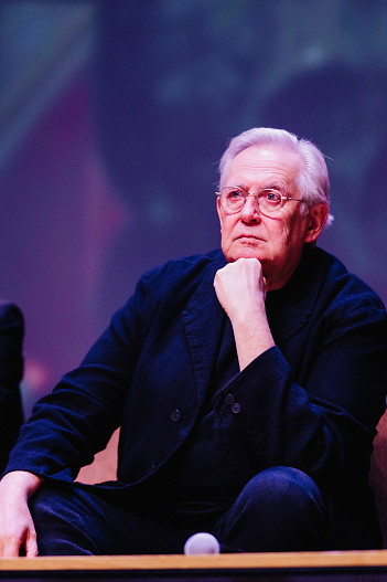 Юрий Стоянов