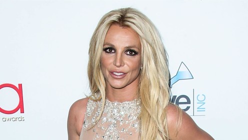 Бритни Спирс начала посещать собрания анонимных алкоголиков после ареста