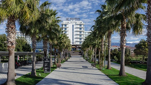 Курортный комплекс Radisson Collection Парадиз СПА Сочи, готов встретить гостей к новому летнему сезону