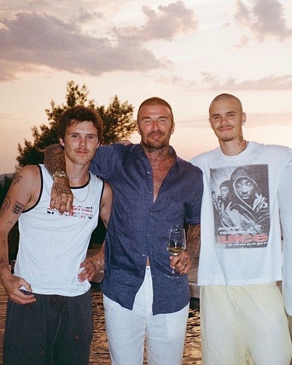 Дэвид Бекхэм с сыновьями