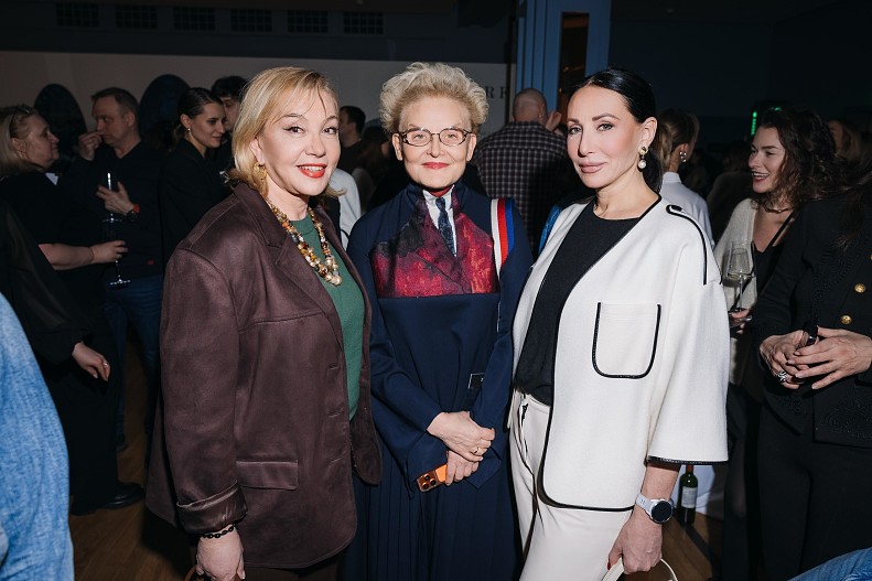 Арина Шарапова, Елена Малышева, Алика Смехова