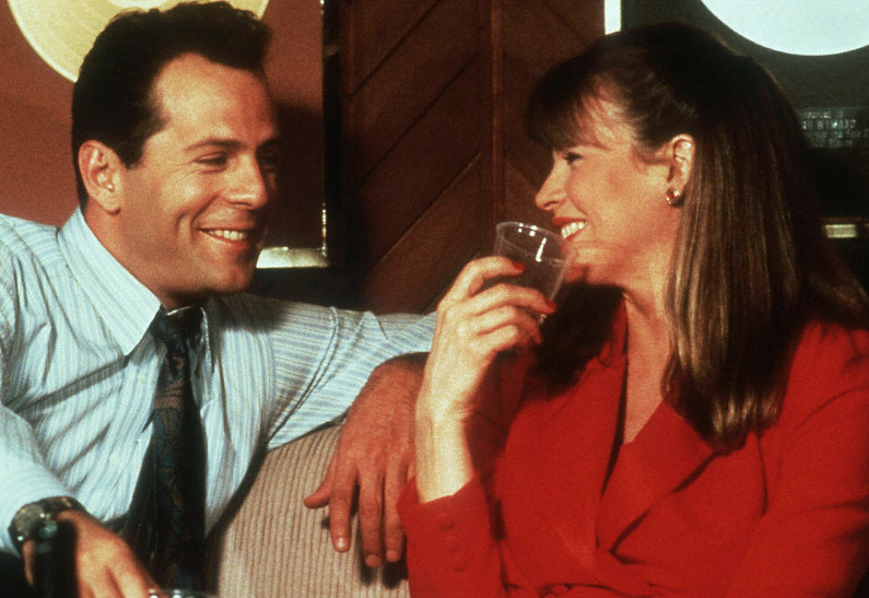 Ким Бейсингер поделилась своими воспоминаниями о работе с Брюсом Уиллисом