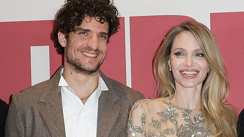 Новые подробности отношений Анджелины Джоли и Луи Гарреля