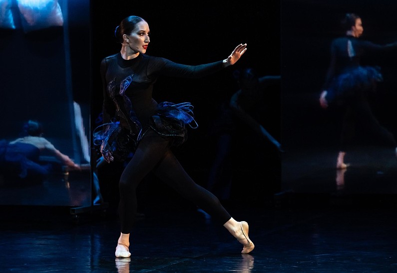 Балерина, которая говорит: спектакль «Алёна Ледях. Правда артиста» на стыке искусств представят в «Новой опере»