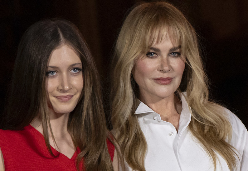 Поклонники высмеяли модельную проходку дочери Николь Кидман