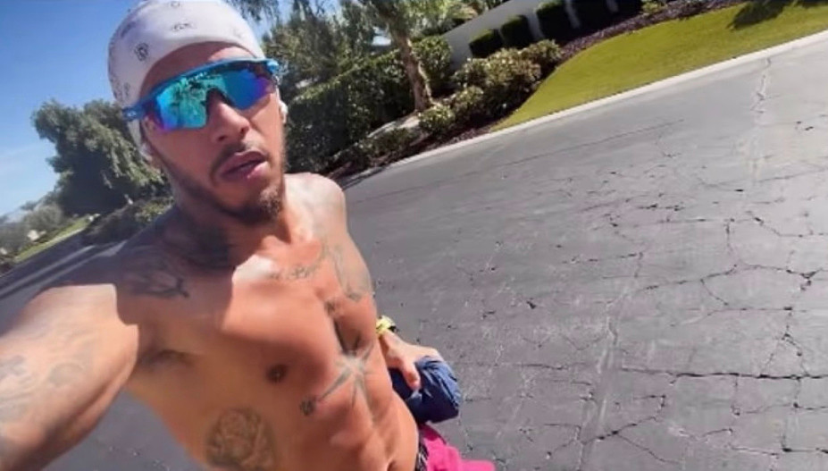 Льюис Хэмилтон