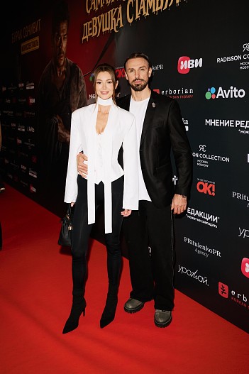 Артём Иванов с женой