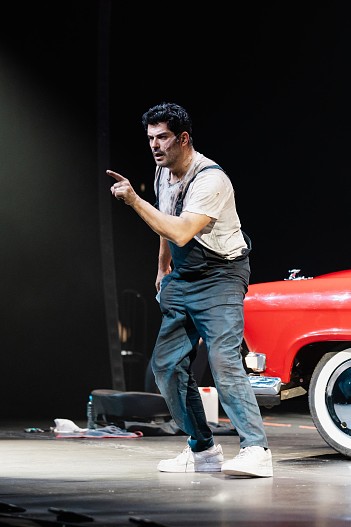 Бурак Озчивит