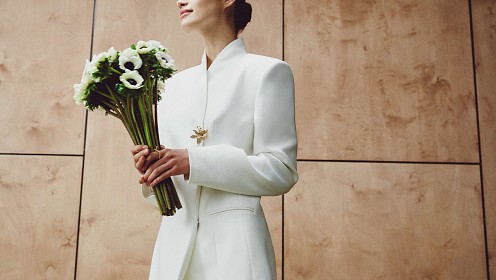 История о пробуждении: Emka и SHU SHA представили коллекцию украшений-цветков