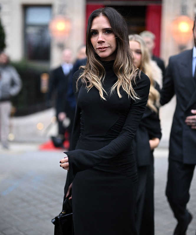 Дэвид Бекхэм с детьми поддержал жену на Неделе моды на фоне ссоры со старшим сыном