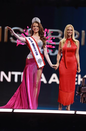 Валентина Алексеева, Виктория Лопырёва