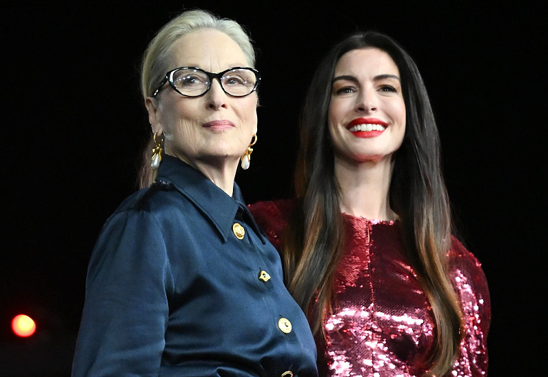 Энн Хэтэуэй и Мерил Стрип представили фильм «Дьявол носит Prada 2» в Мексике