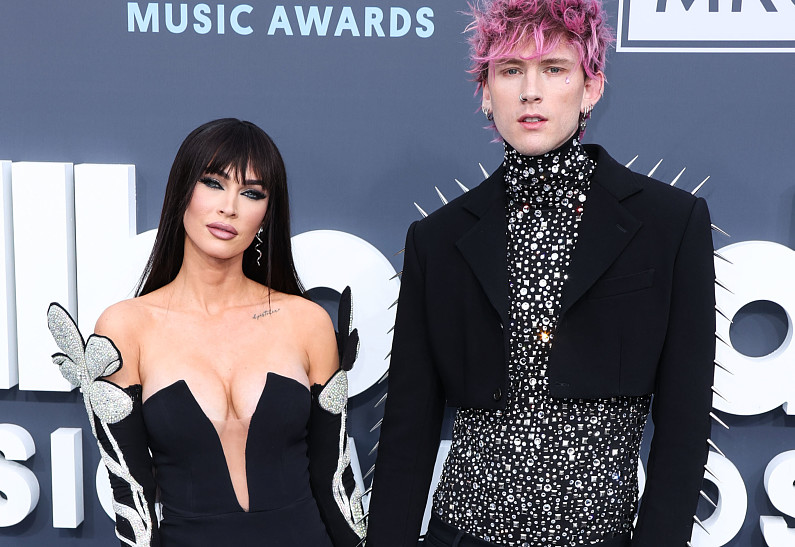 Меган Фокс неожиданно заблокировала в социальных сетях Machine Gun Kelly