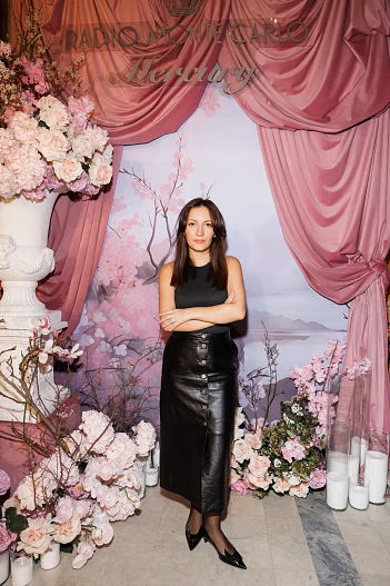 Мадонна Мур