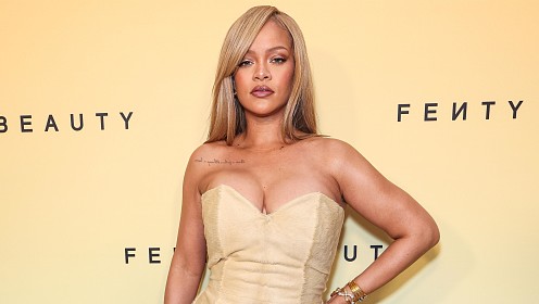 Рианна спровоцировала слухи о беременности