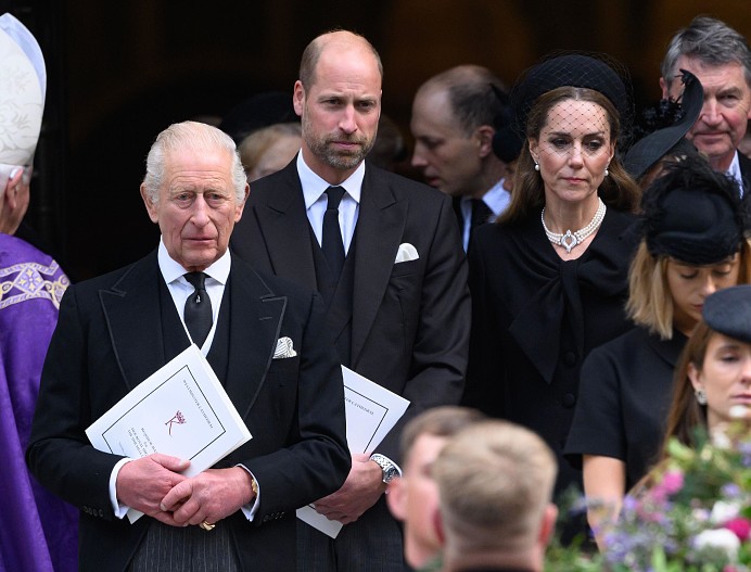 Король Карл III, принц Уильям, Кейт Миддлтон