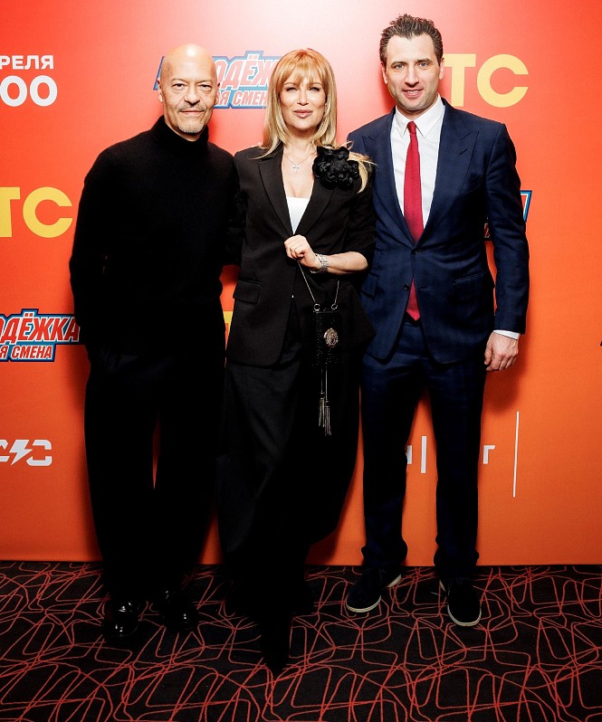 Фёдор Бондарчук и звезды «Молодёжки» на благотворительном показе сериала