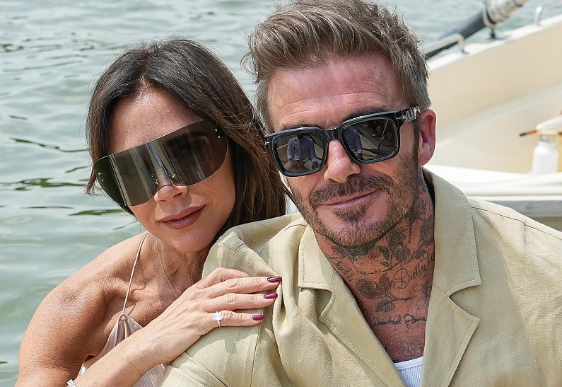 Дэвид и Виктория Бекхэм поделились кадрами семейного отдыха в Майами