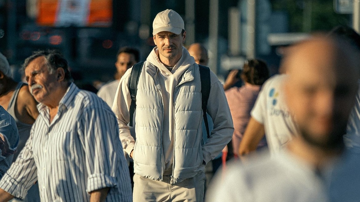 Максим Матвеев, Николас Муавад и Дарья Авратинская в международной драме «Заложник»