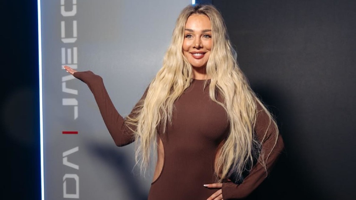 Анна Седокова, Наталья Рудова, Виктория Дайнеко и другие поздравили OMODA и JAECOO с успехом в России